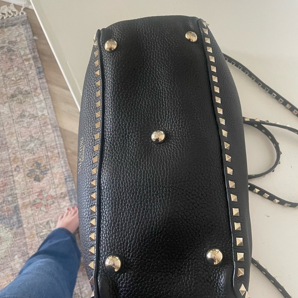 GRAINY CALFSKIN ROCKSTUD BAG - Picture 8 of 10